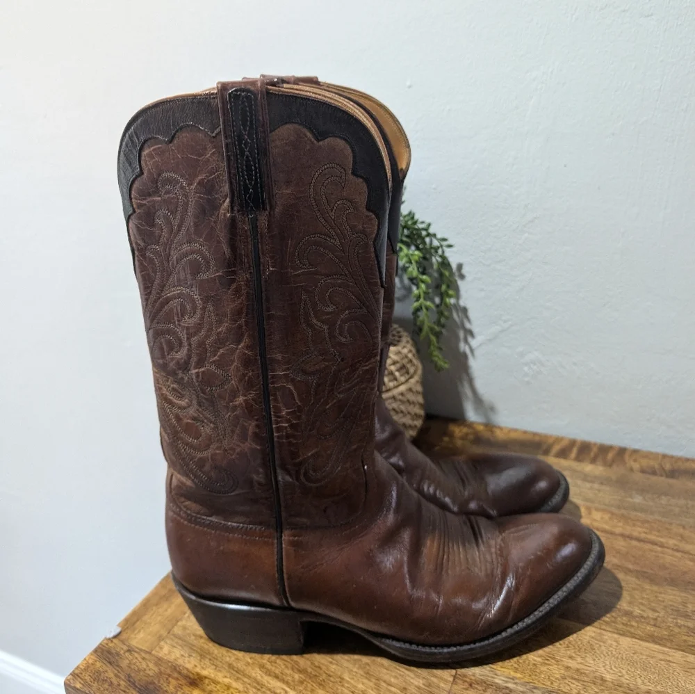 Lucchese stylish brown